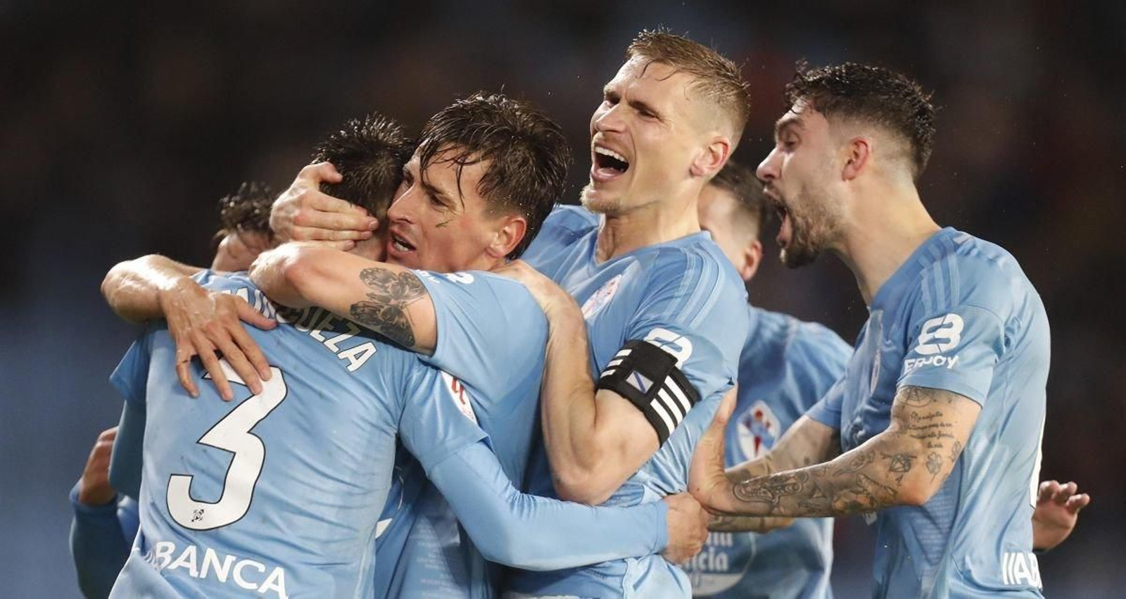 Mingueza celebra el gol marcado en la segunda parte, que mantiene al Celta en la pelea por escapar del descenso.