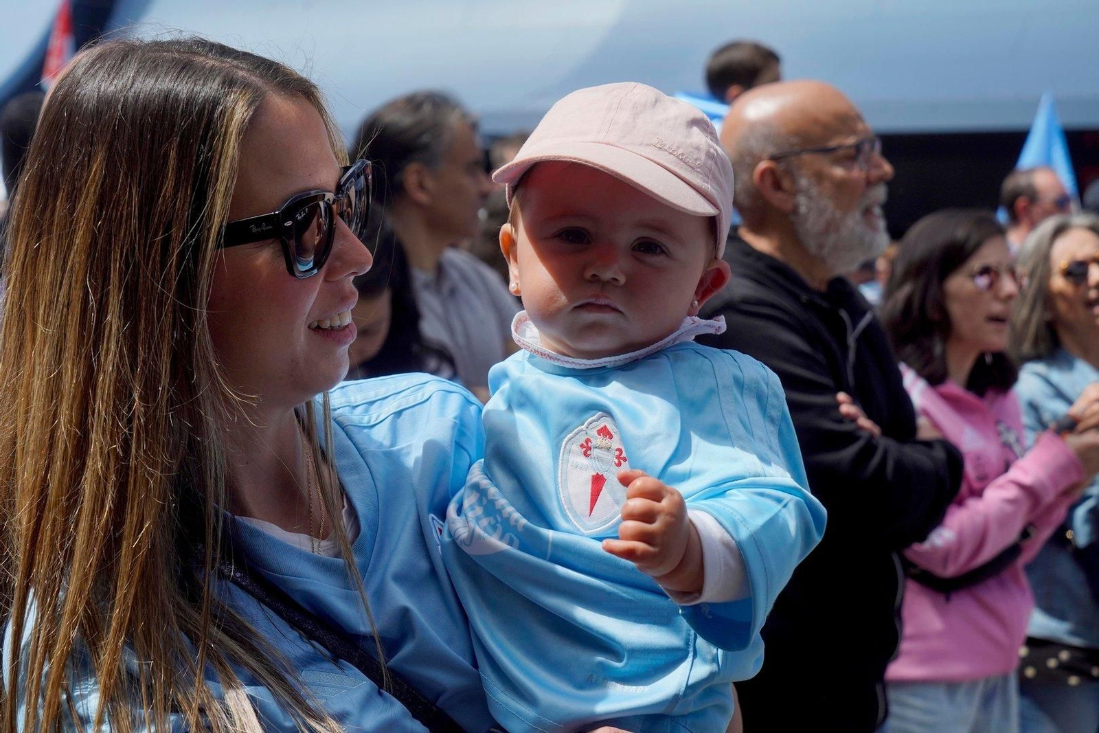 Jóvenes aficionados celestes.