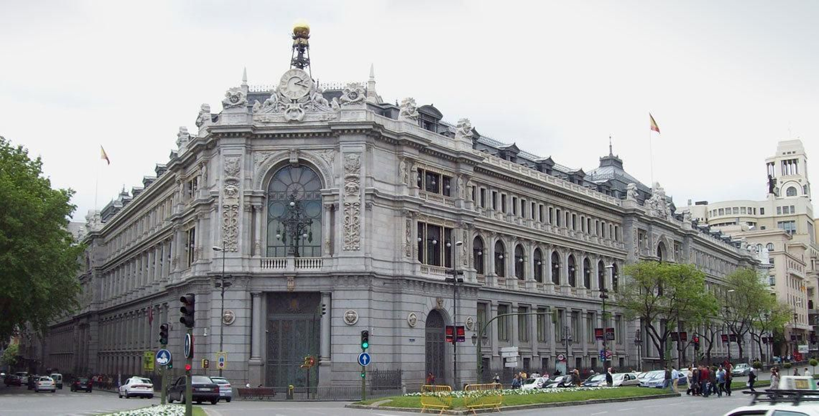 El Banco de España alerta sobre el aumento de salidas hacia el extrajero.