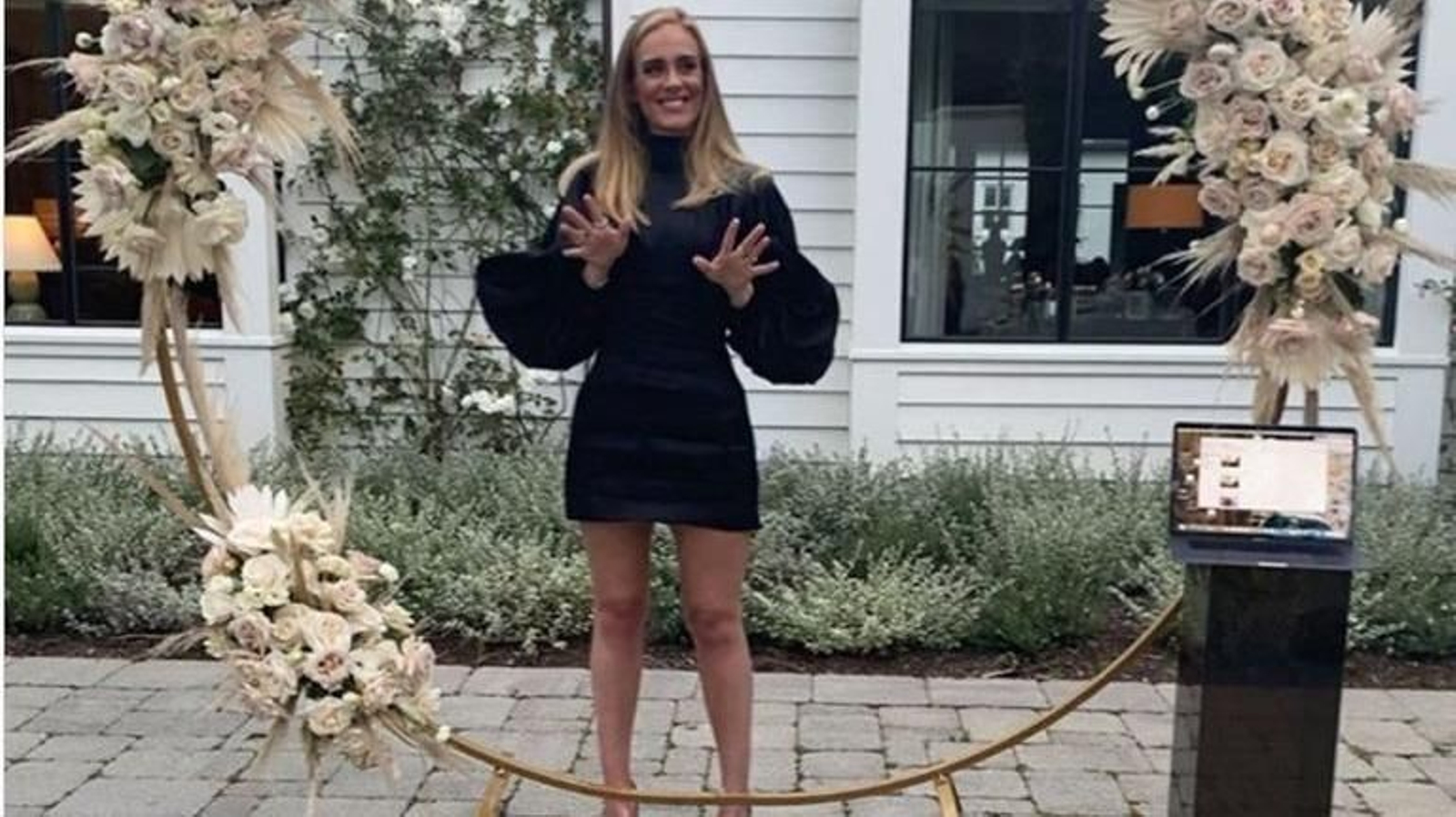 Adele, en la fotografía que muestra su nueva imagen.