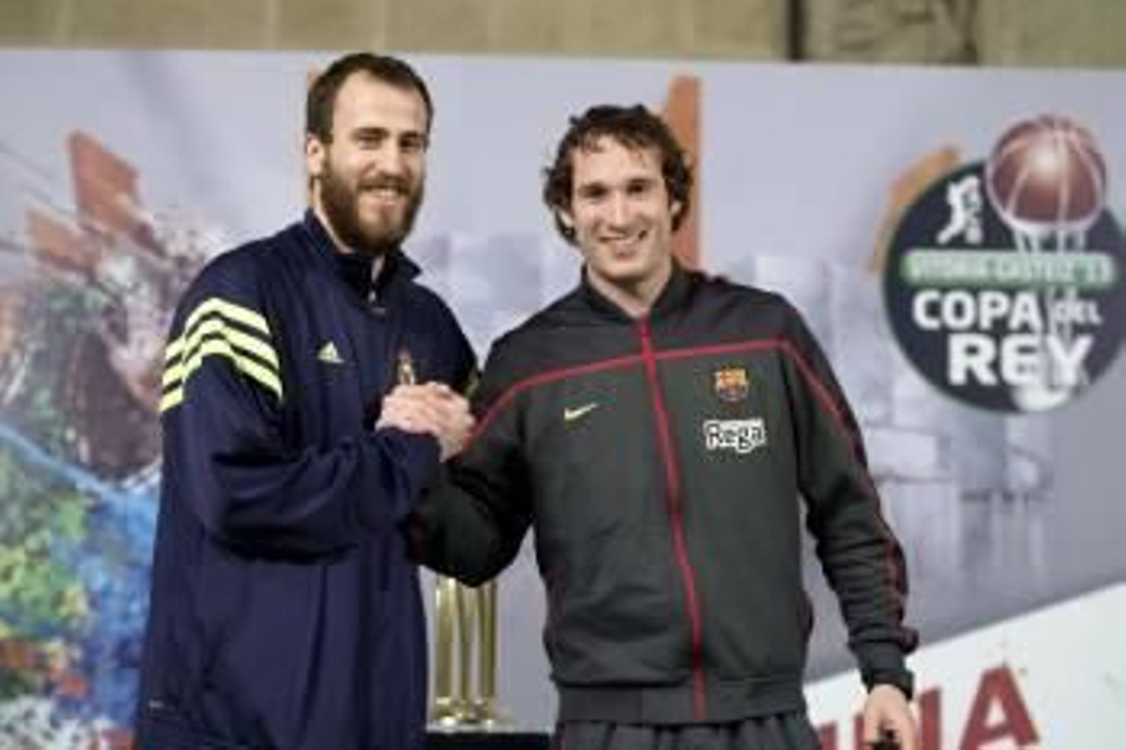 Sergio Rodríguez y Marcelinho Huertas, ayer en Vitoria. (Foto: A. RUIZ DE HIERRO)