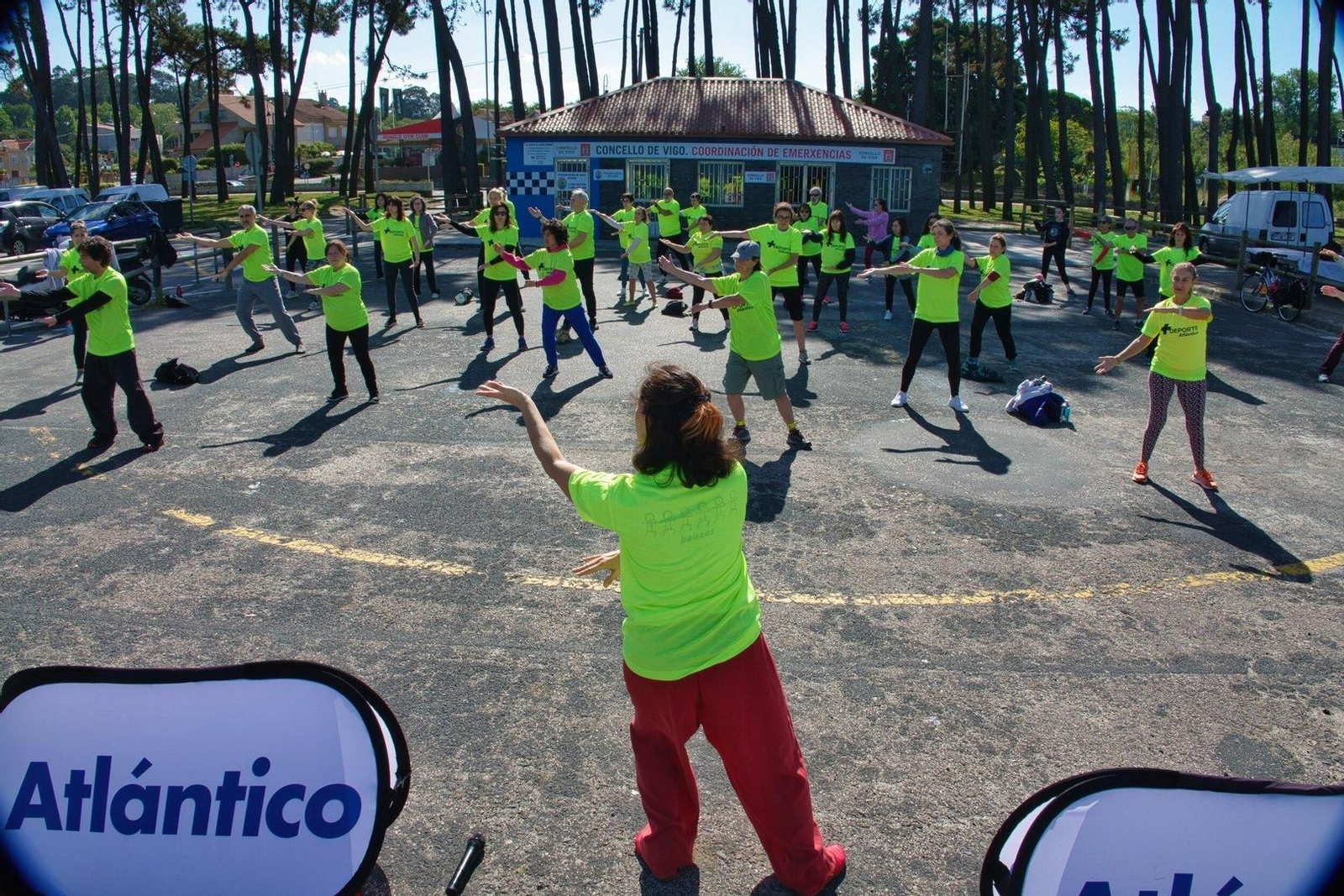 Sesión de taichí de +Deporte Atlántico en Samil.