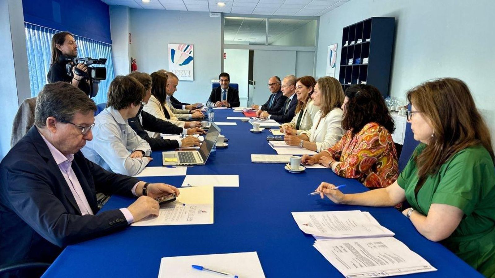 El patronato de Ifevi, ayer reunido bajo la presidencia Gabriel Alén.