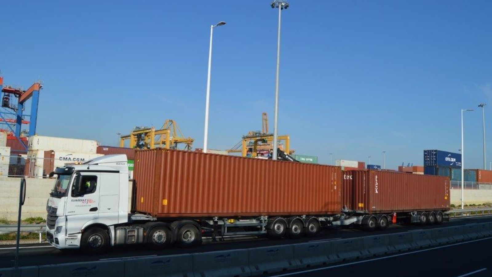 Camiones-trenes para incrementar la carga de mercancía pasarán por Bouzas.