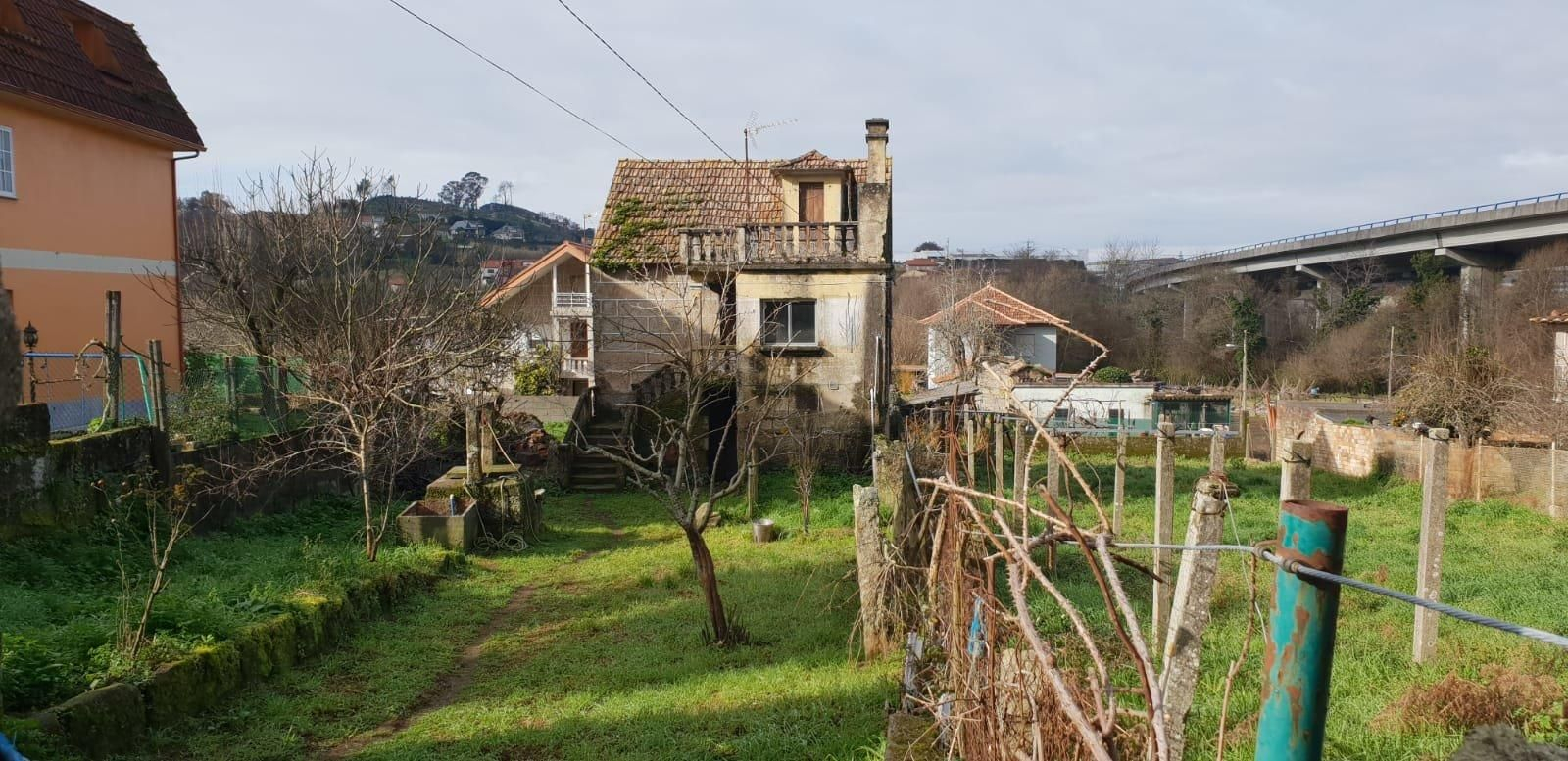 La casa en la Estrada de Casás en la parroquia viguesa de San Andrés de Comesaña // JV Landín