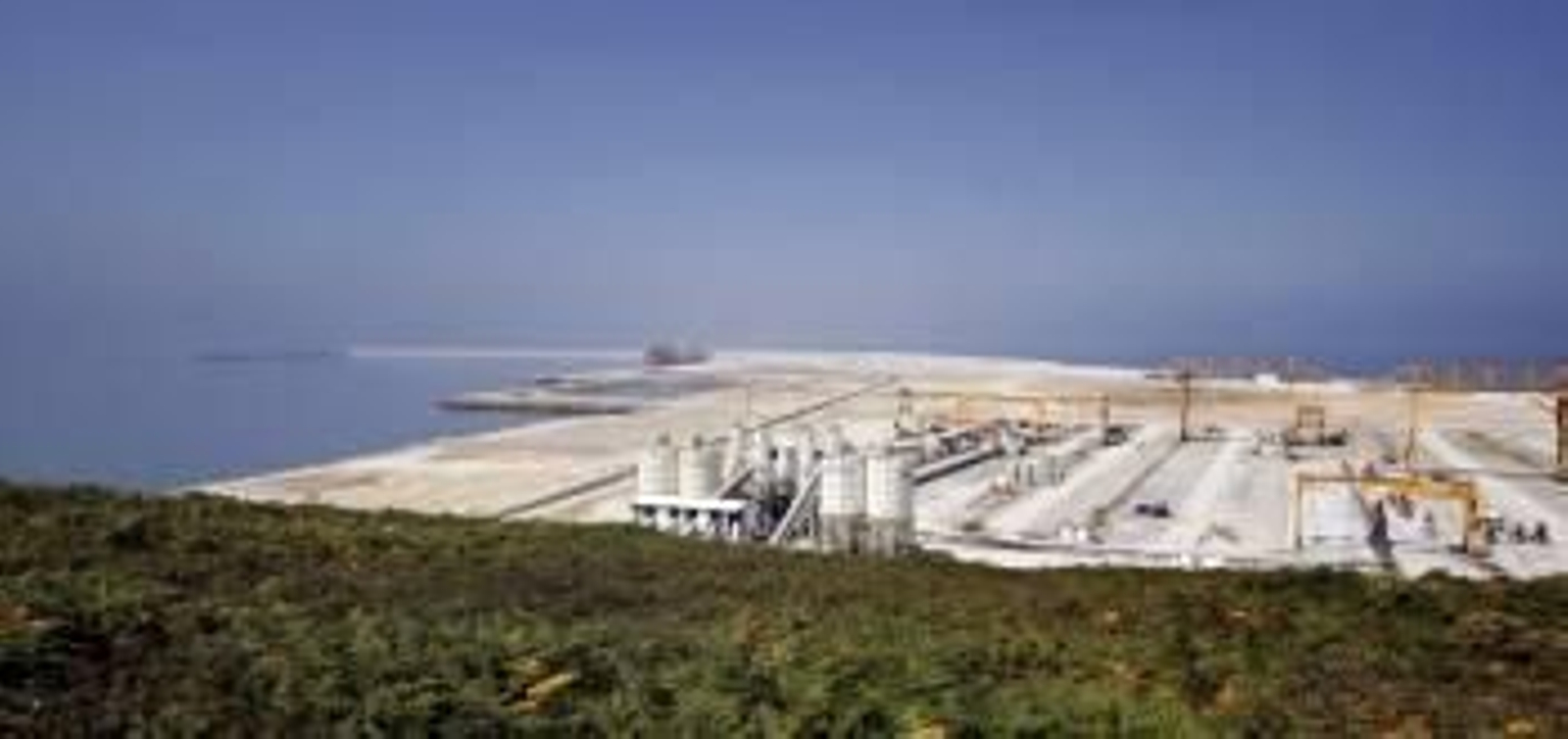 Pemex pondrá en marcha Punta Langosteira con una inversión de 26 millones en una primera fase y 57 millones en total.