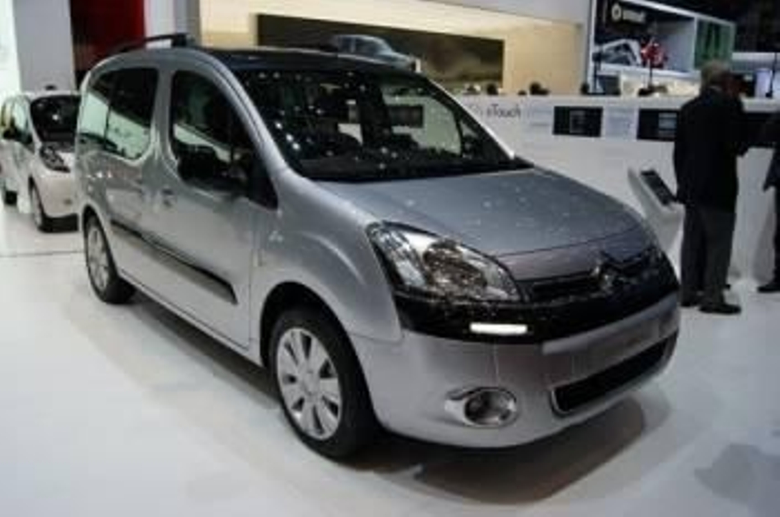 La nueva imagen de la Berlingo, que se fabrica en Vigo, en el salón.