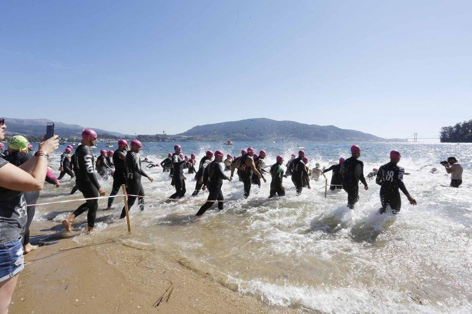 La playa de Cesantes volverá a ser el punto de partida de la travesía.