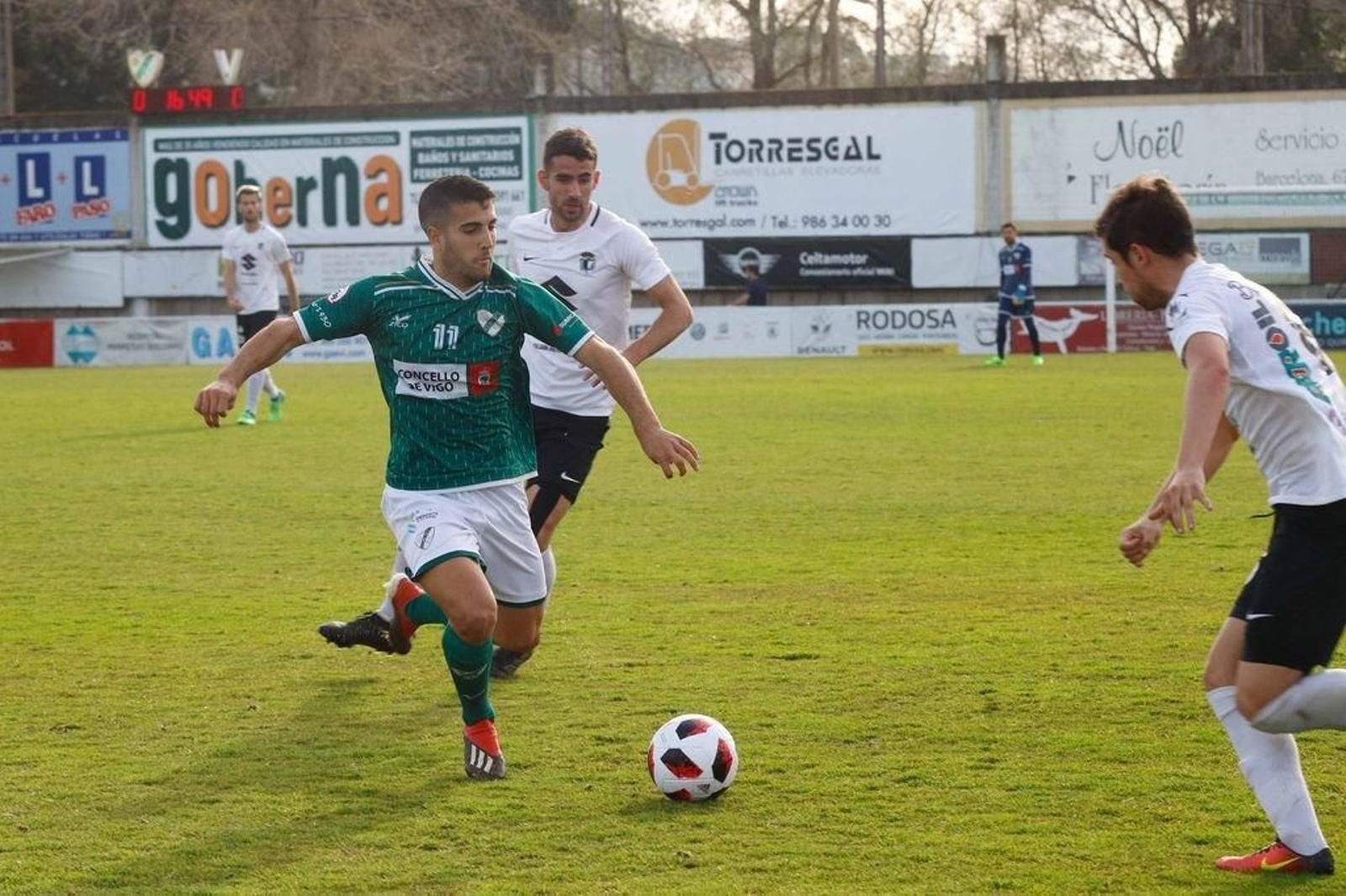 Juampa Barros está siendo una de las grandes sensaciones de esta temporada en el Coruxo; hoy volverá a ser titular en el costado izquierdo.