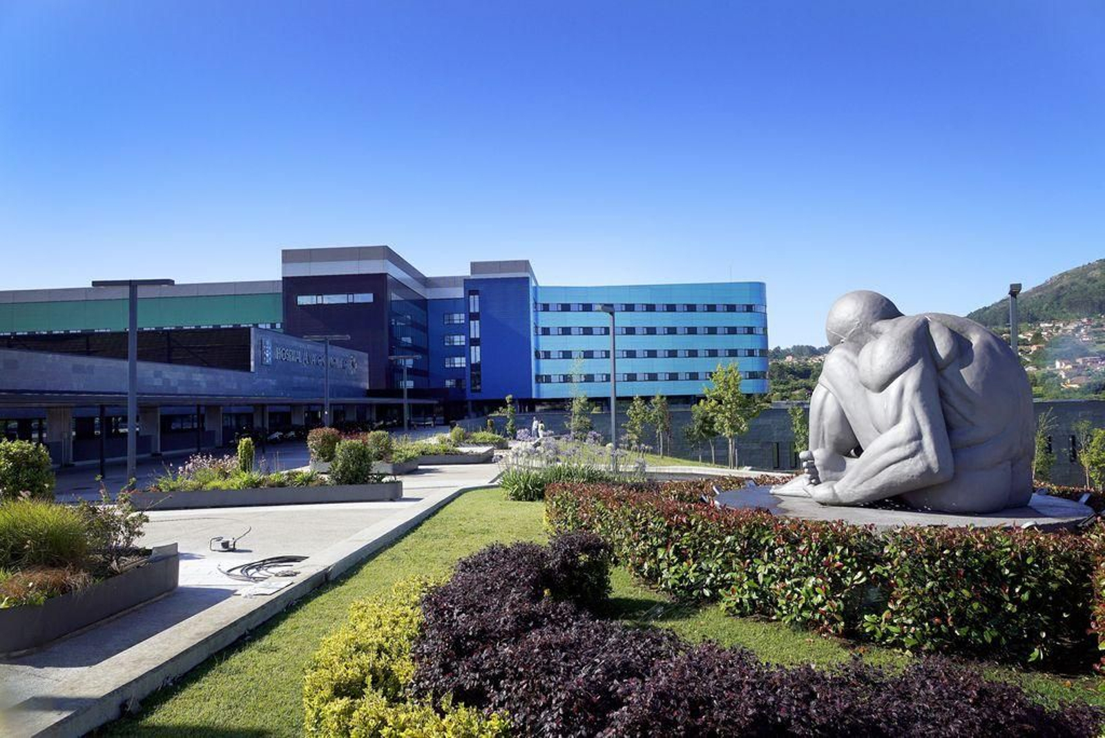 El hospital público Álvaro Cunqueiro le cuesta 72 millones a la Xunta por el doble canon.