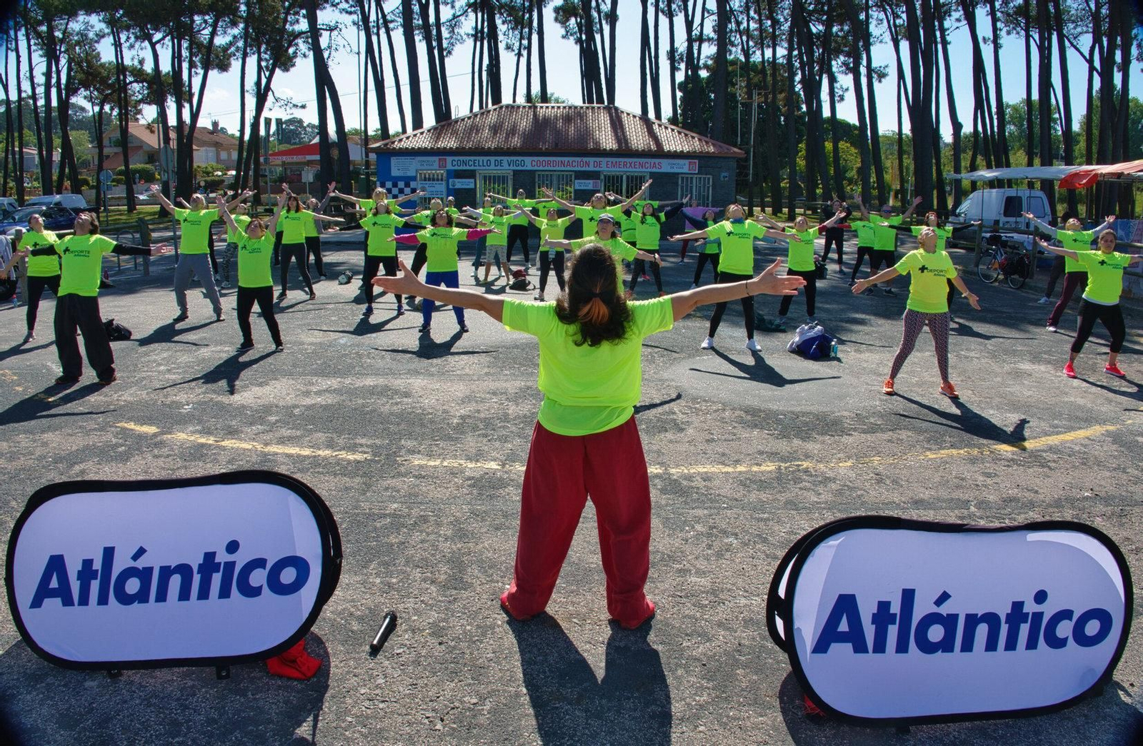 Sesión de taichí de +Deporte Atlántico en Samil.