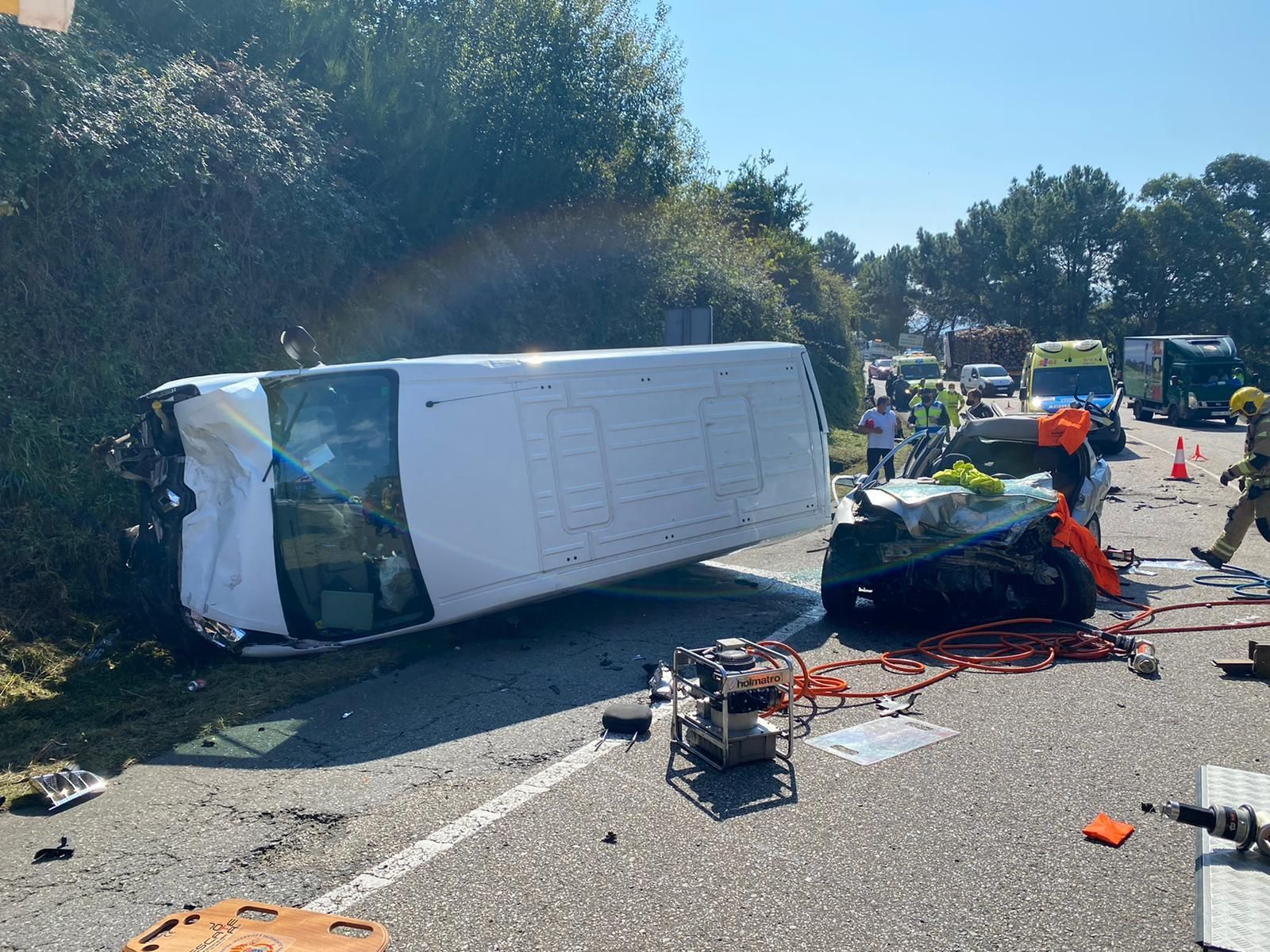Colisión múltiple en la N-550 en Redondela // Alberte