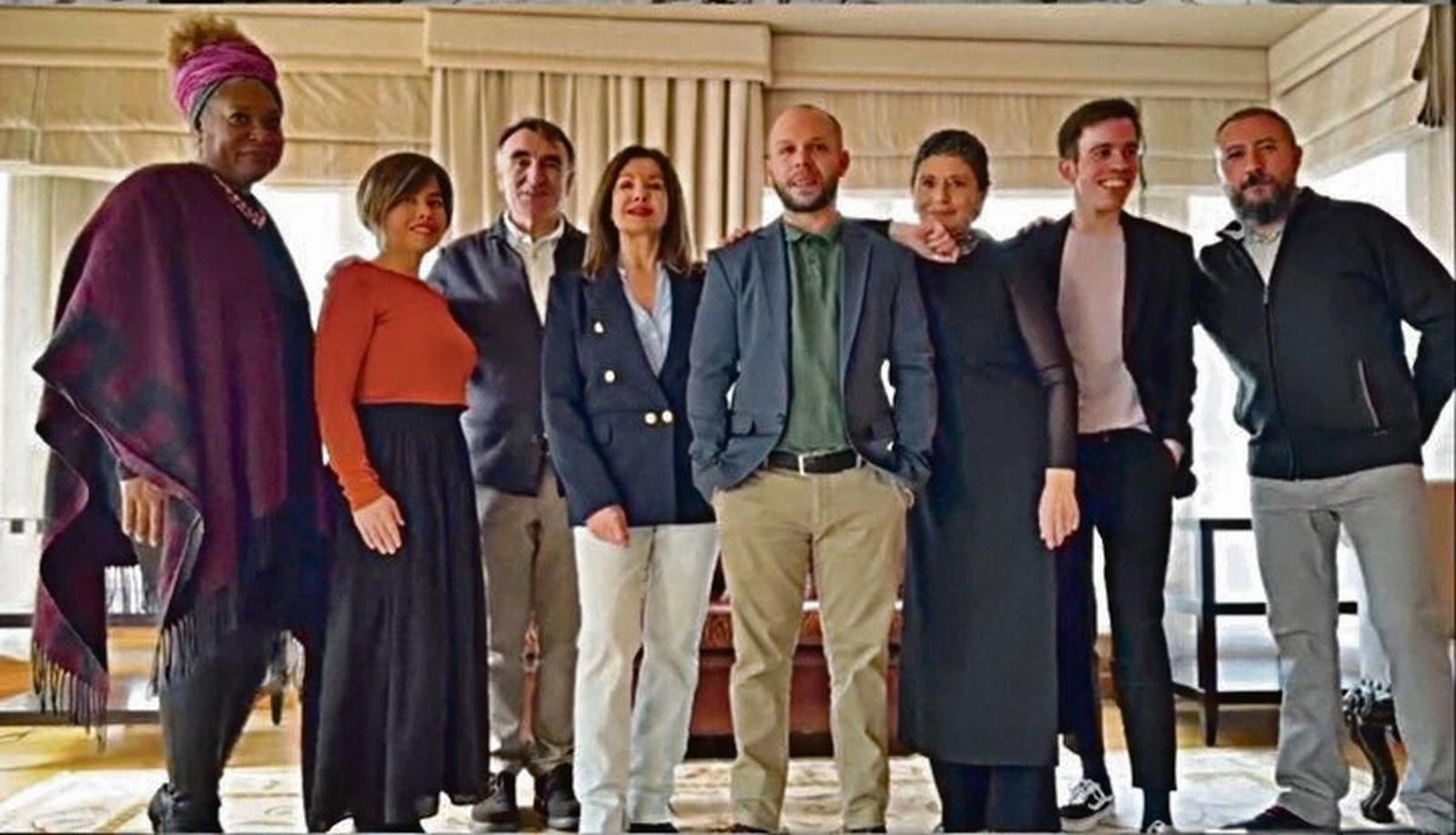 Uxía Blanco, con el equipo de “El grito de Callas”, su nuevo proyecto audiovisual.