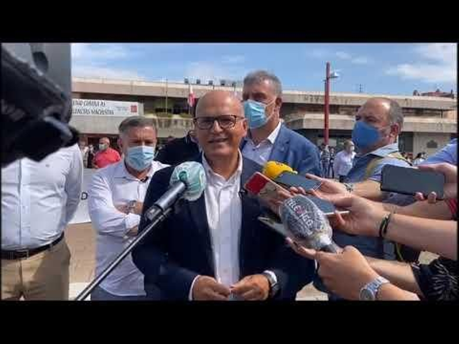 Alcaldes y concejales del PP se concentran ante el Concello de Vigo contra el acuerdo de la FEMP