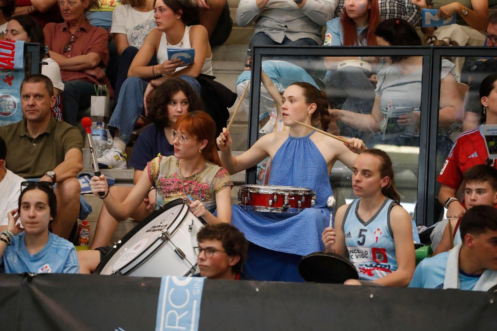 La afición animó al equipo.