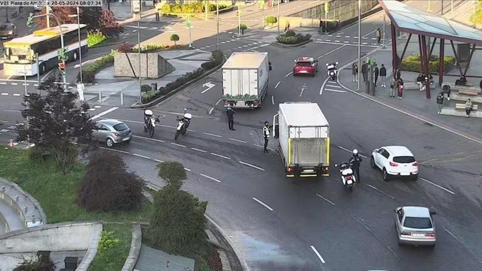 Los camiones implicados en el choque.