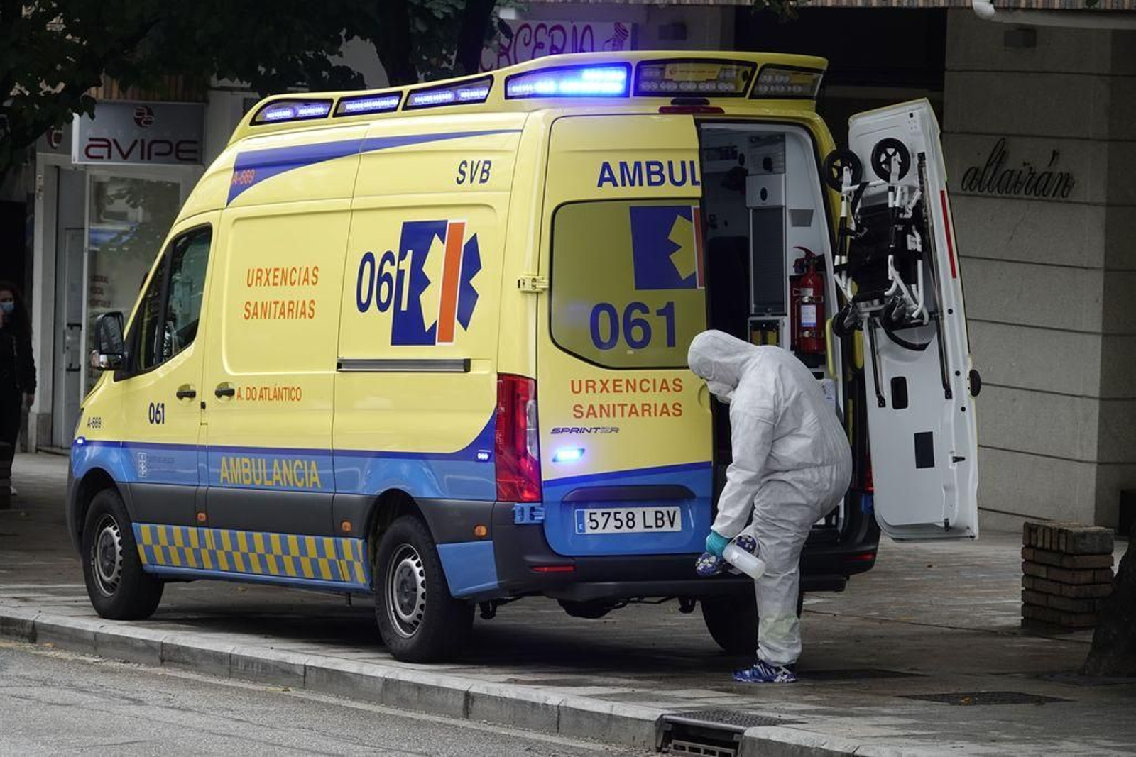 Repuntan los ingresos en la UCi en los hospitales del área sanitaria viguesa.
