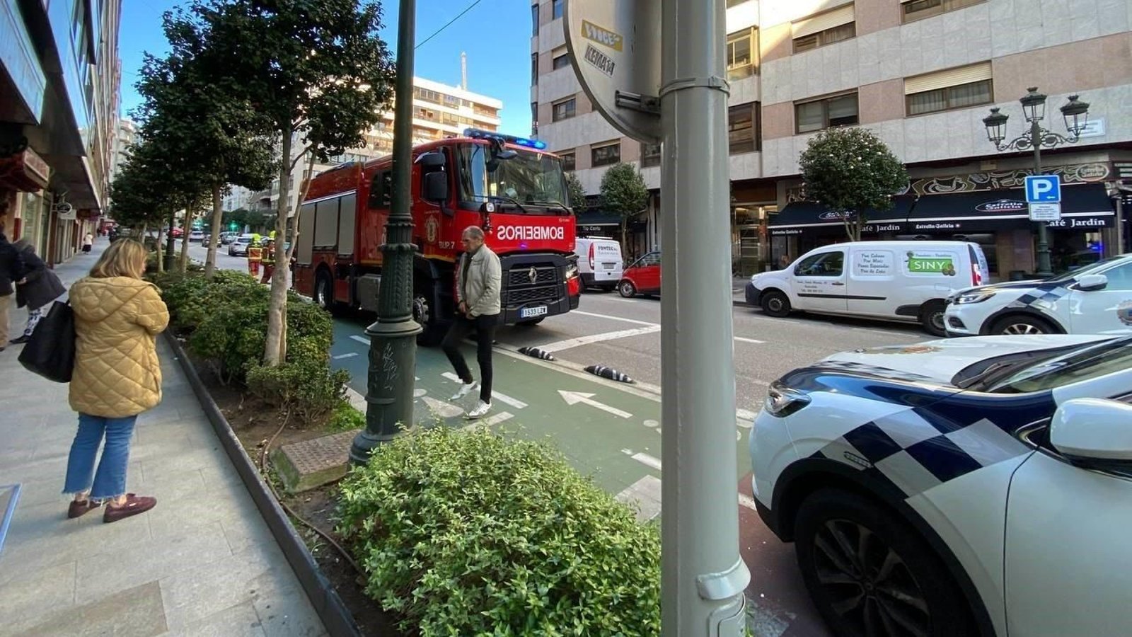 Bomberos y Policía Local se desplazaron hasta el punto.