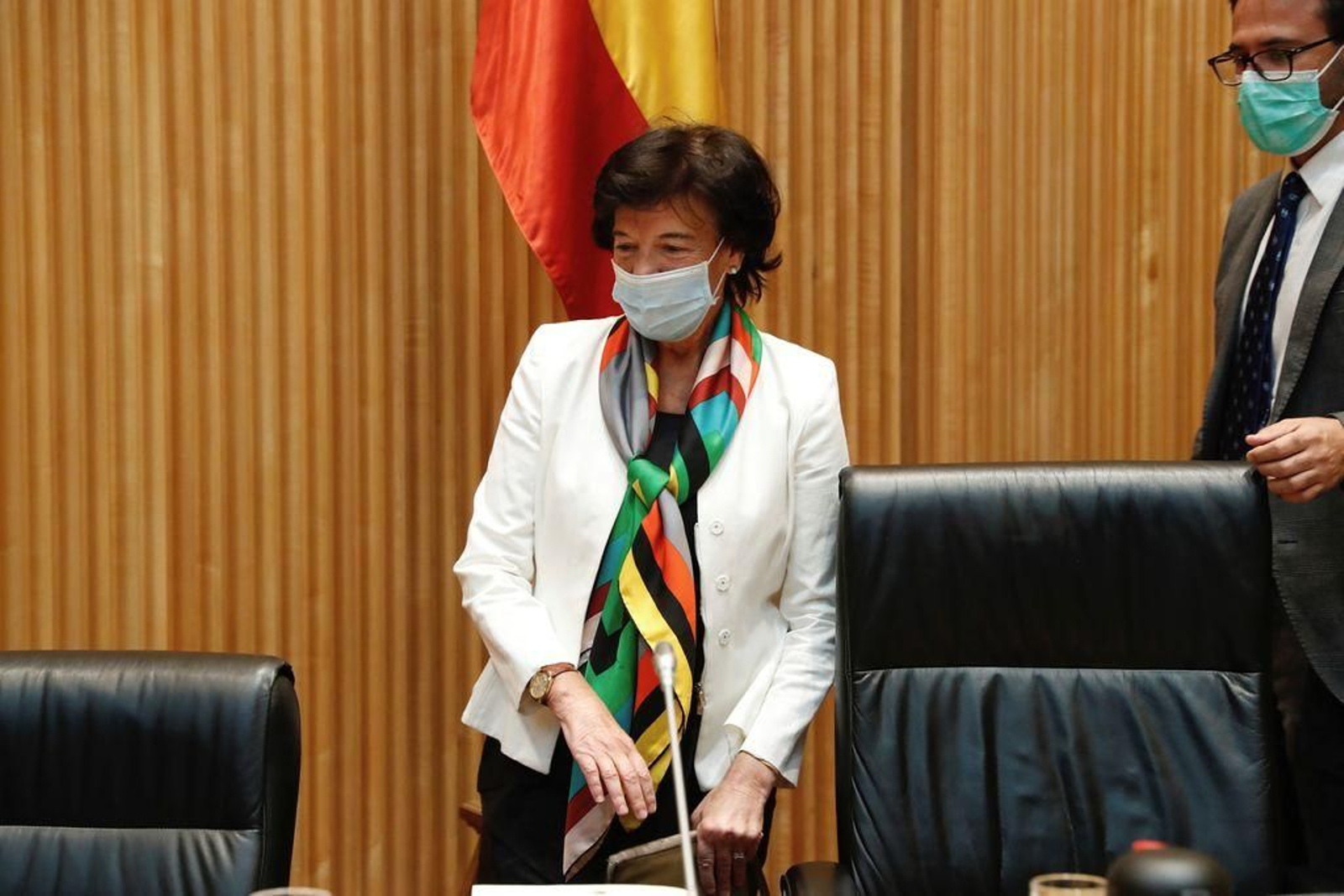 La ministra de Educación y Formación Profesional, Isabel Celaá, a su llegada a la comparecencia en el Congreso.