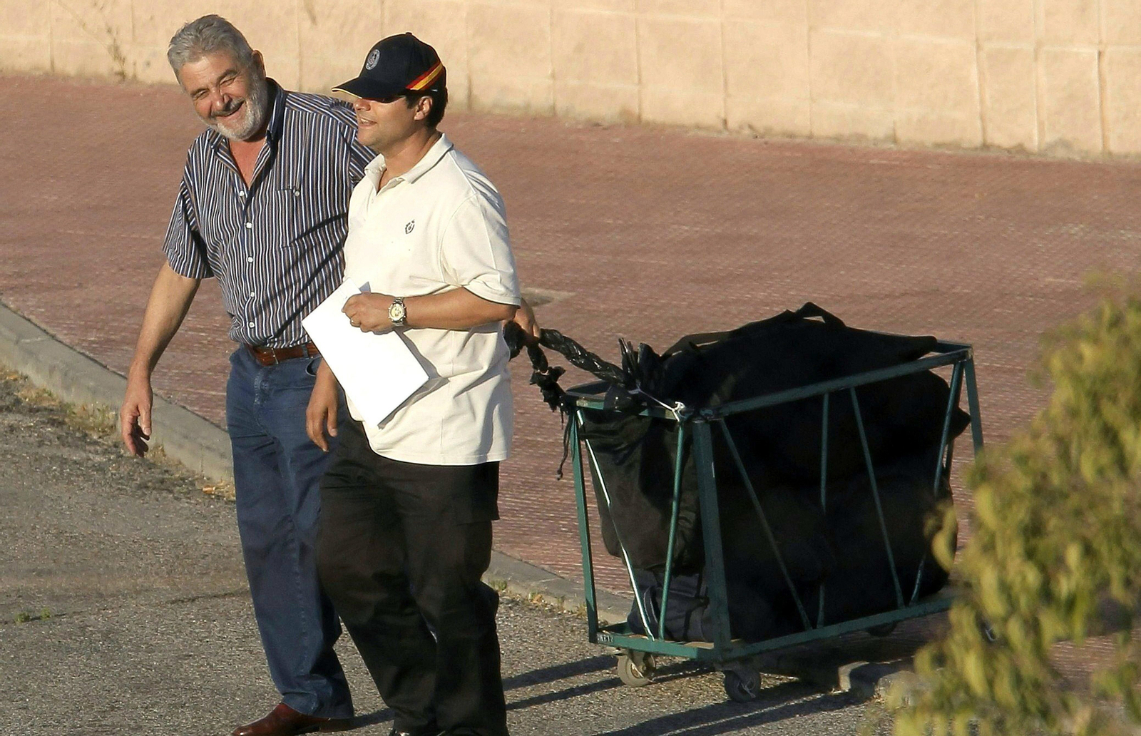 Laureano Oubiña, saliendo de la prisión de Navalcarnero en julio de 2012.