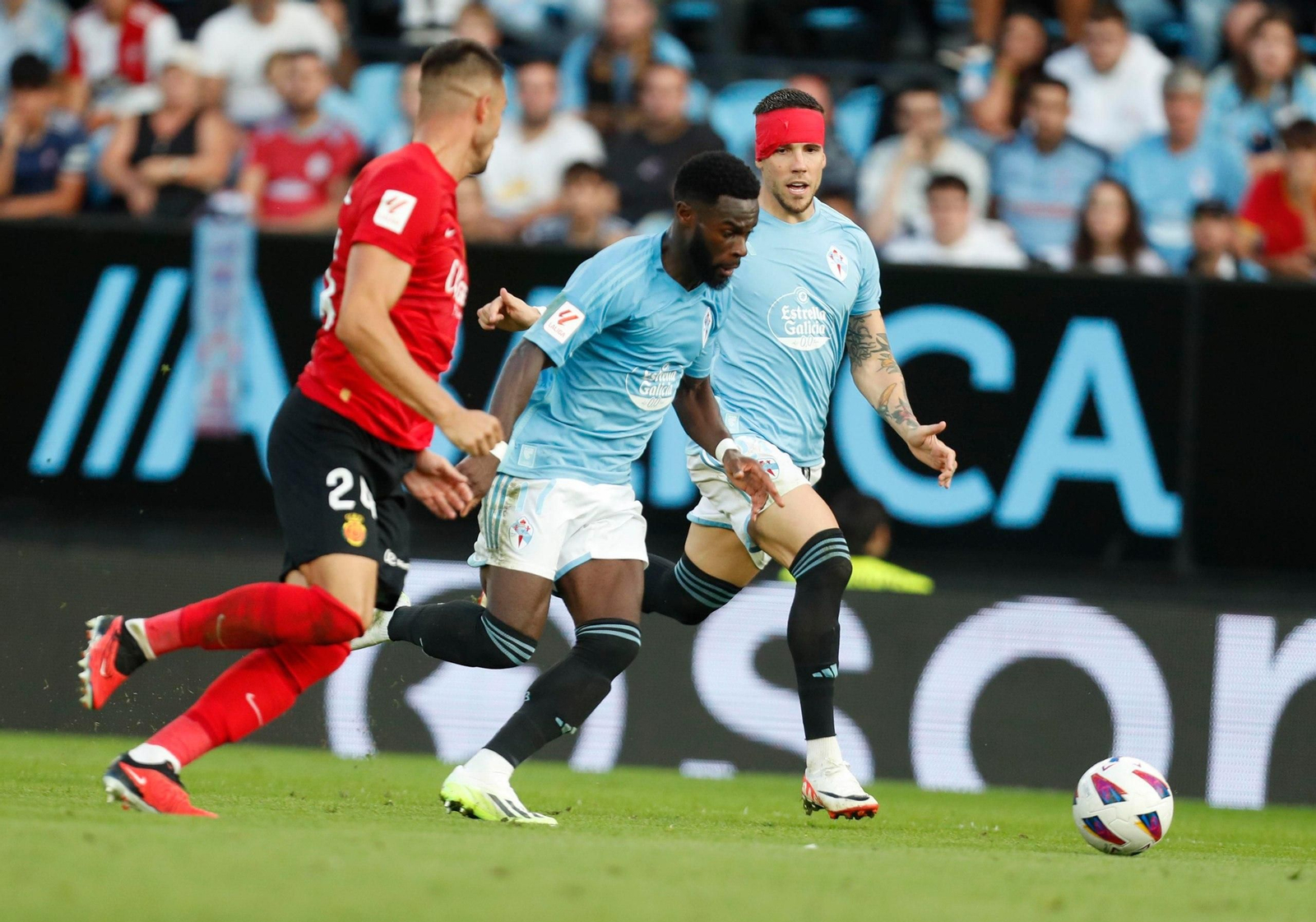 Partido Celta- Mallorca en Balaídos. // J.V. Landín