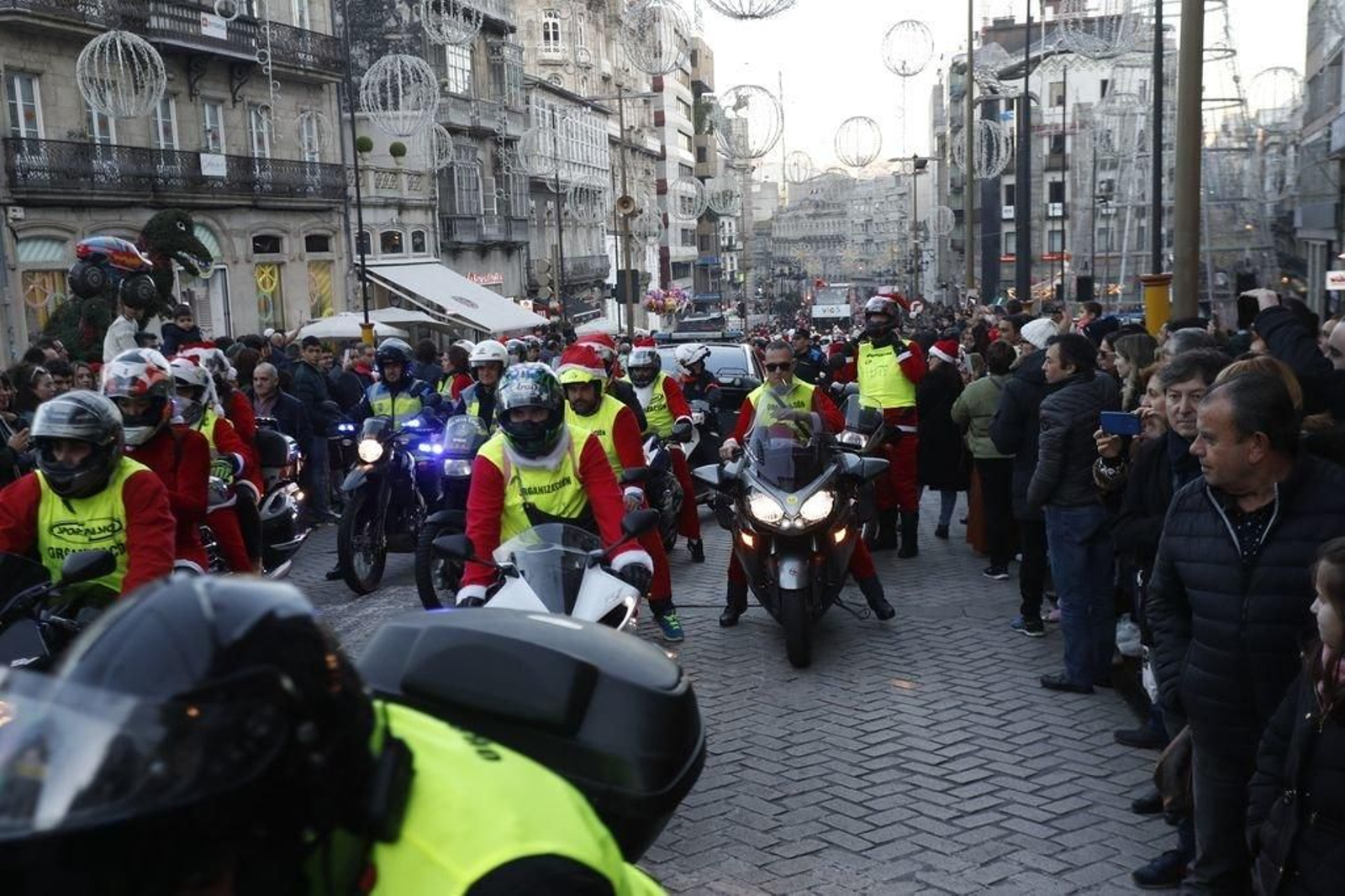 La papanoelada motera toma las calles de Vigo 103