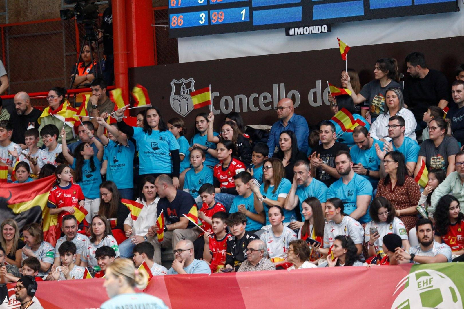España-Azerbaiyán balonmano femenino en Porriño.