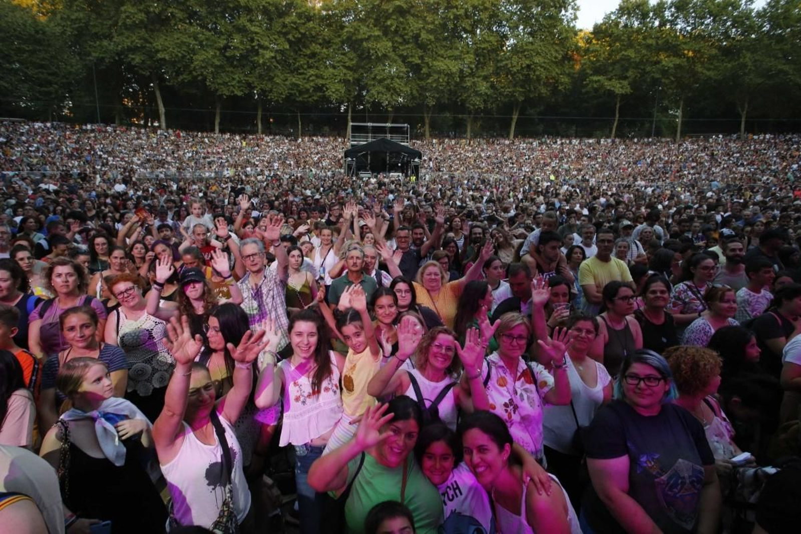 Los espectadores llenaron el aforo de Castrelos en el concierto de Tanxugueiras.