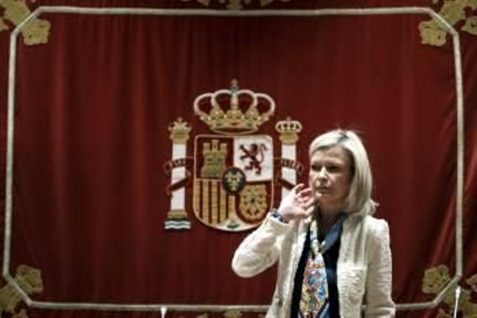 La portavoz del Consejo General del Poder Judicial (CGPJ), Gabriela Bravo, durante la rueda de prensa. (Foto: EMILIO NARANJO)
