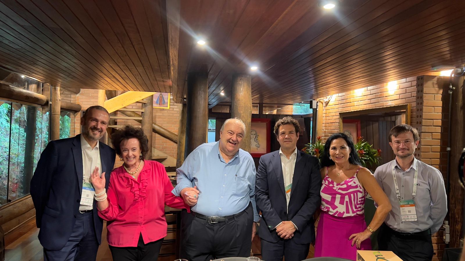 El Cónul Adjunto Gonzalo J. Moro Aguilar, Margarita Sansone, Primera Dama de Curitiba, Rafael Greeca, Alcalde de Curitiba, Jose Luis de la Uz Pardo, Alcalde de Las Rozas-Madrid,Blanca Hernando Barco,