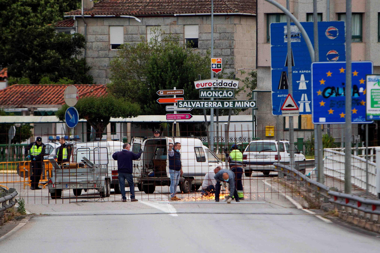 Paso en la frontera con Portugal en la localidad de Salvatierra do Miño, en Pontevedra. EFE/ Salvador Sas/Archivo