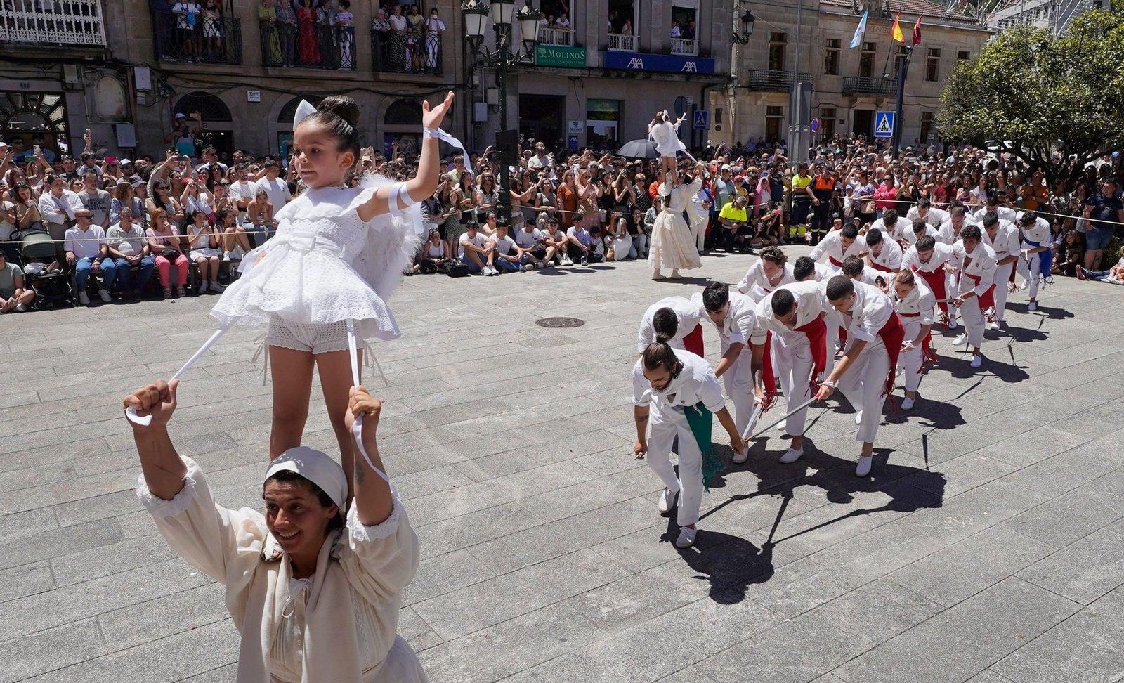Danza de las Espadas y las Penlas en Redondela.