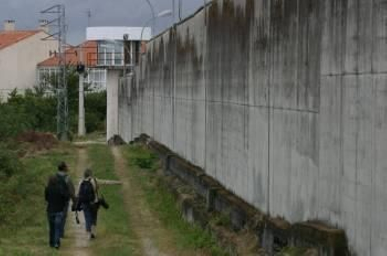 Muro exterior del centro penitenciario de Pereiro de Aguiar (Foto: Archivo)