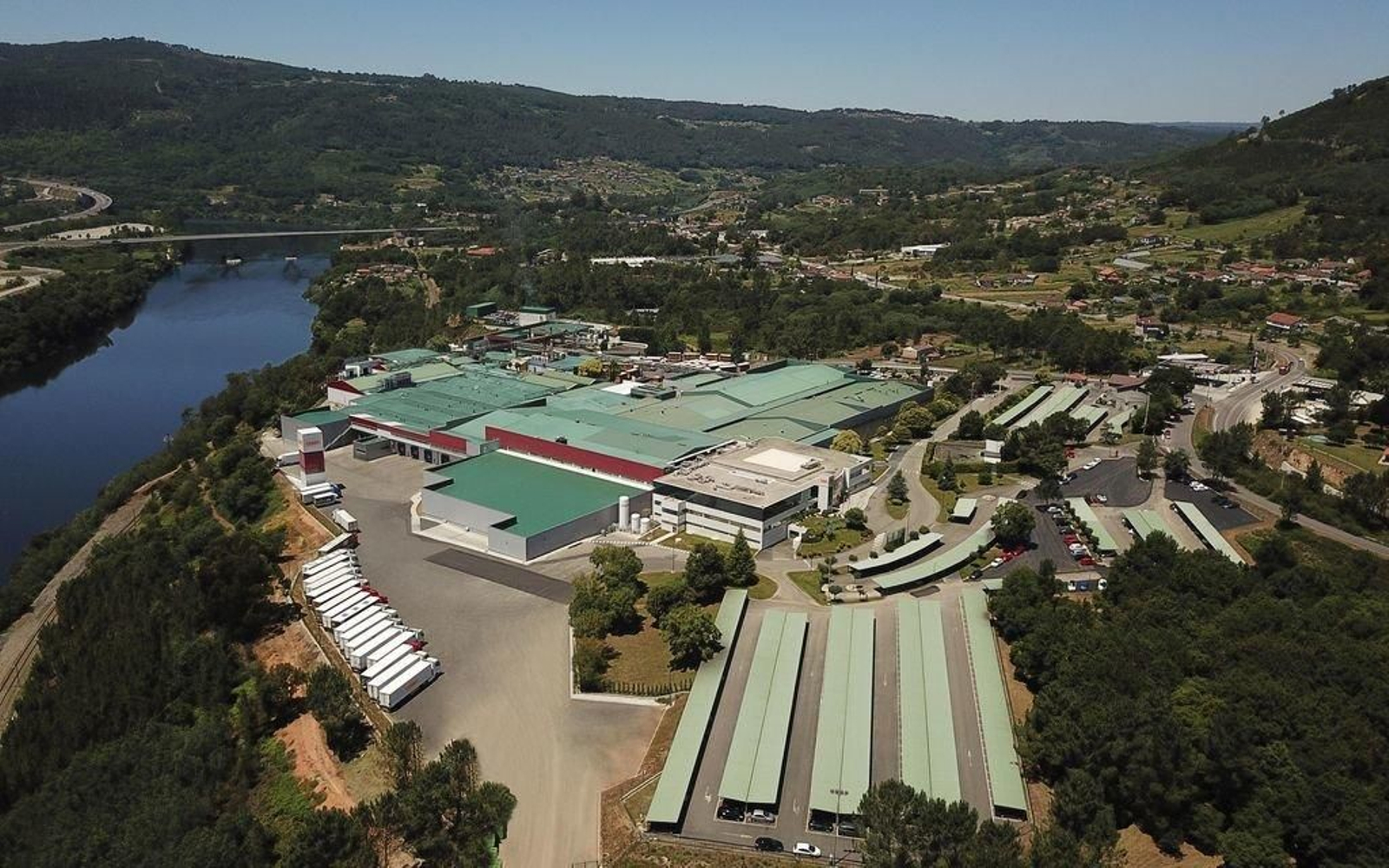 Centro de Procesado Avícola de Coren en Santa Cruz de Arrabaldo, Ourense.