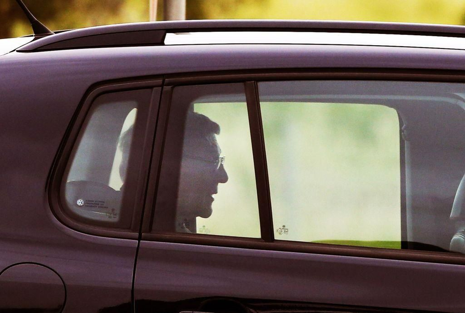 George Pell abandona la prisión de Barwon, en Anakie, a bordo de un vehículo.