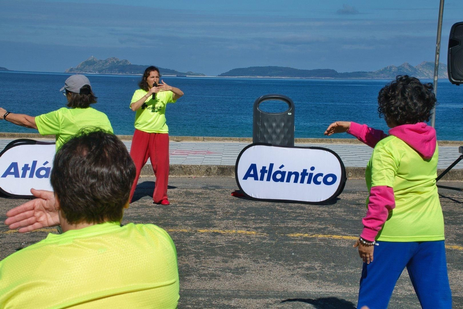 Sesión de taichí de +Deporte Atlántico en Samil.