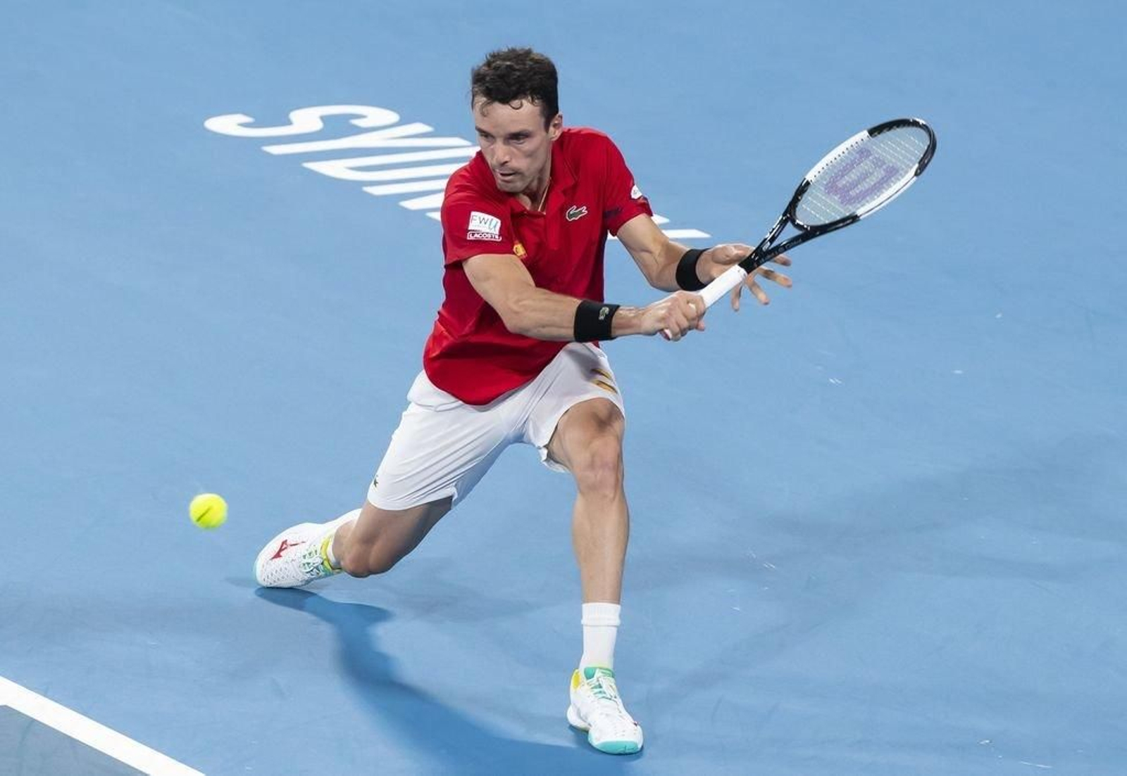 Roberto Bautista superó con enorme claridad a Nick Kyrgios y sigue invicto en la competición.