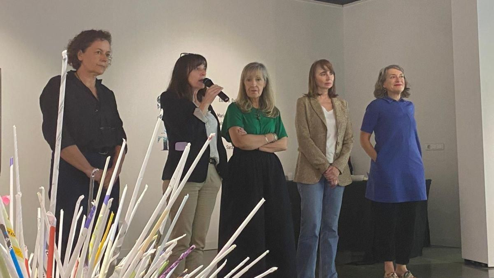 Los artistas que inauguraron “Sin título”, en la sala Apo´strophe.