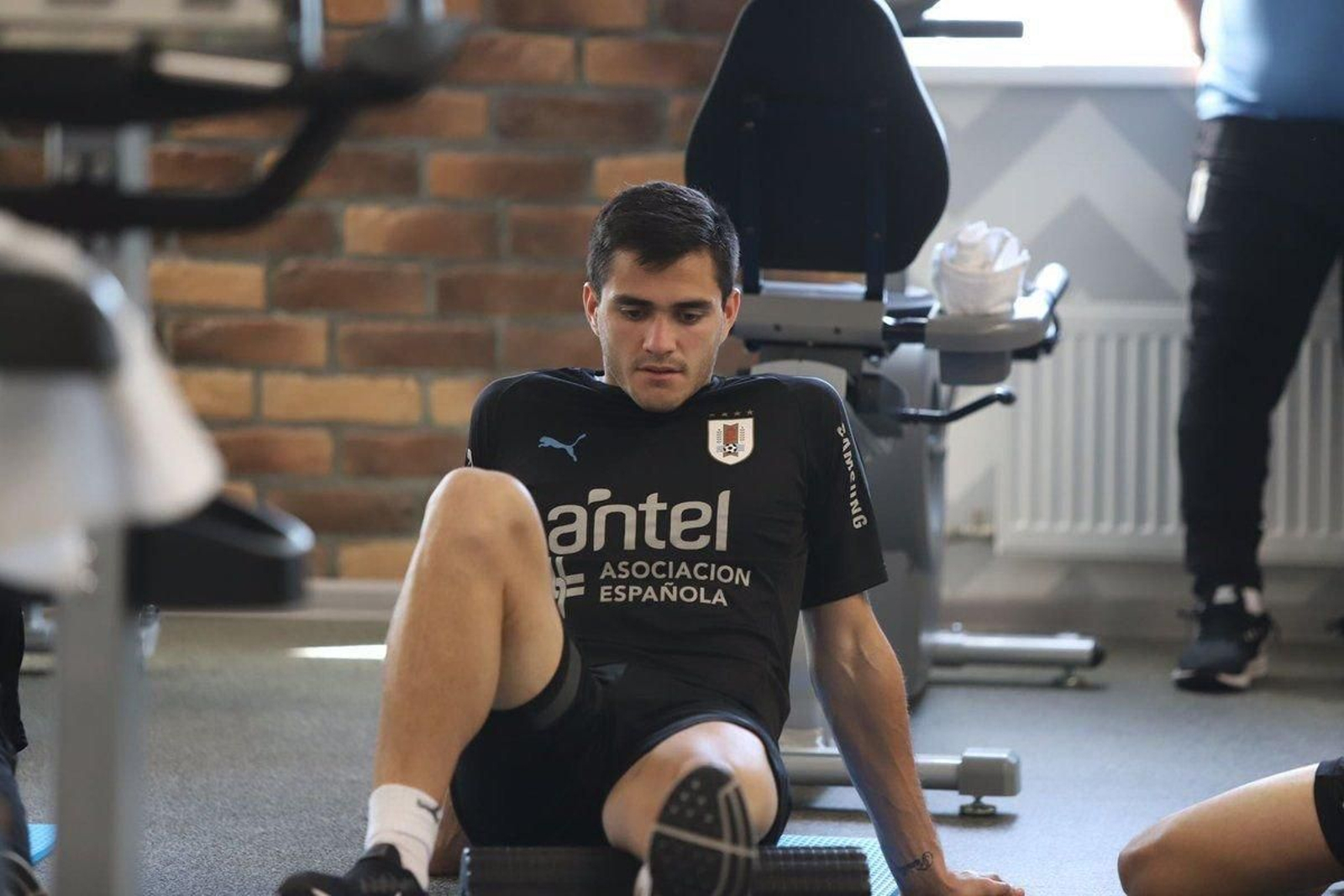 El céltico Maxi Gómez entrenando ayer en el gimnasio.