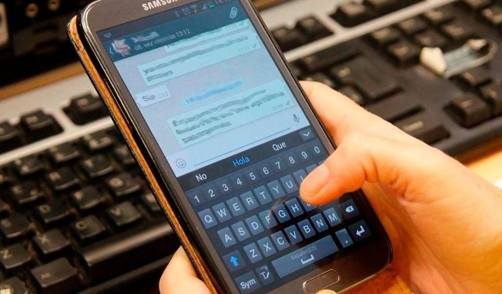 La denunciante recibió también varios mensajes de Whatsapp.