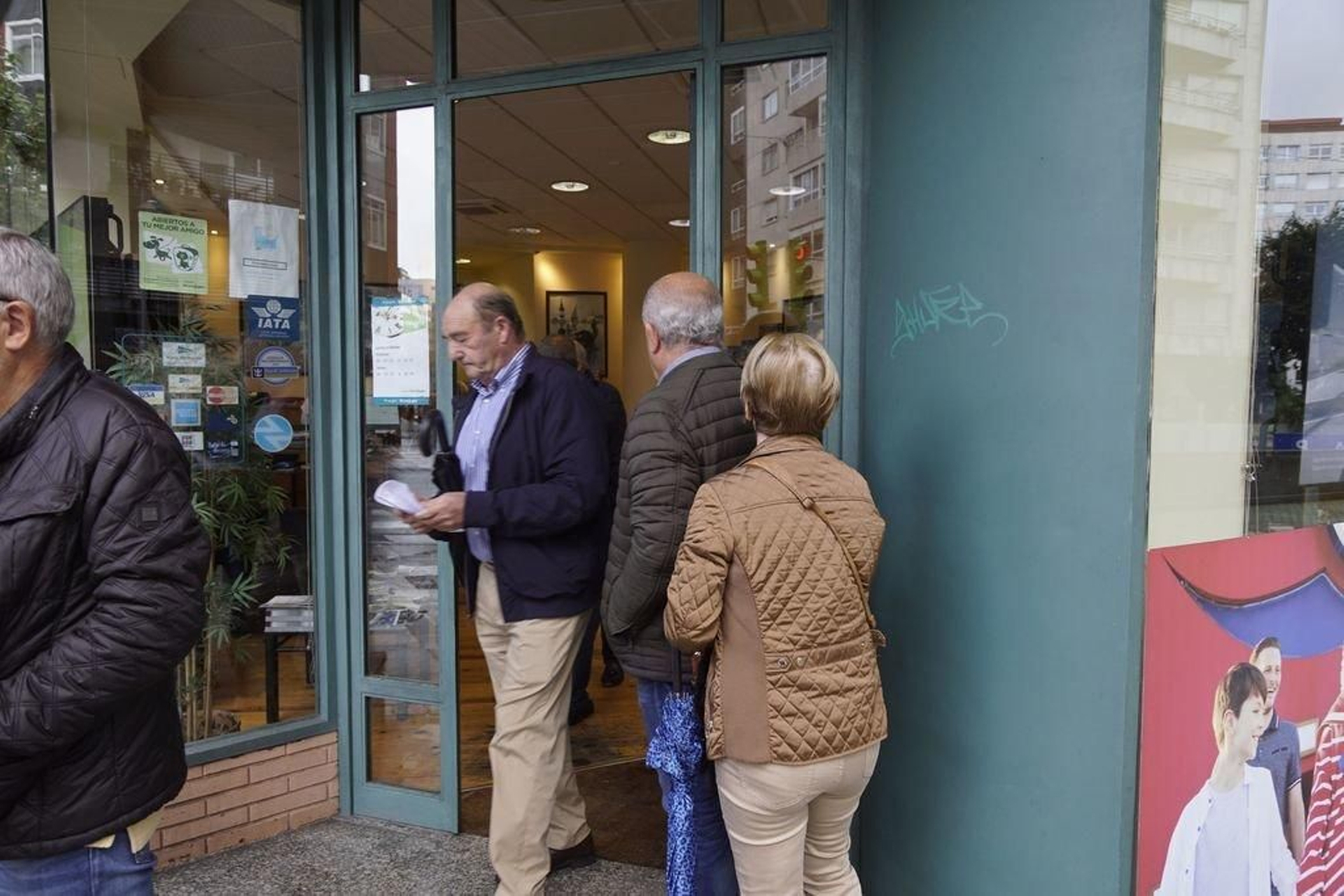 Los jubilados escogieron ayer, en la primera jornada de reservas, sus destinos con el Imserso.