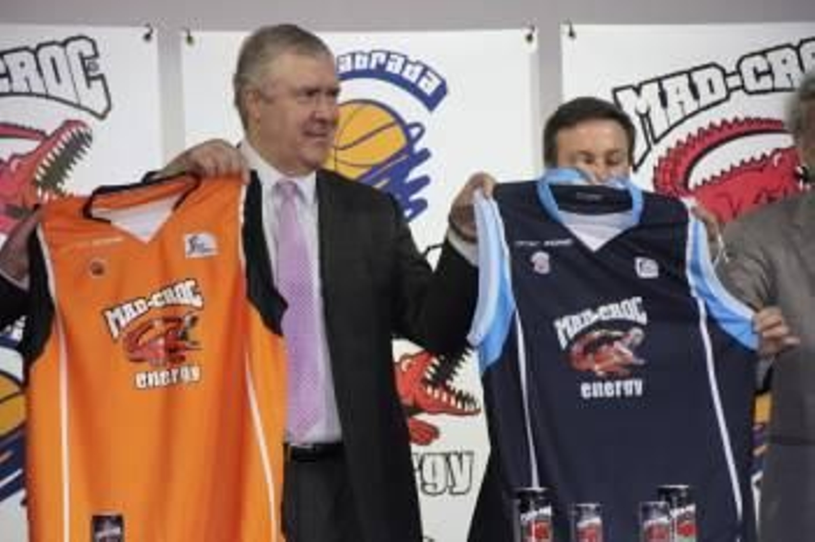 Presentación del nuevo patrocinador del Fuenlabrada (Foto: EFE)