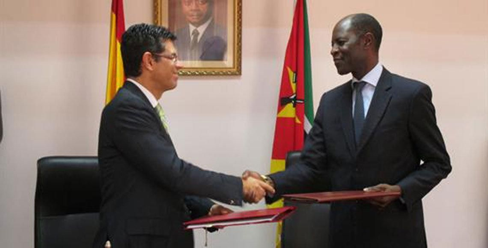 El embajador de España en Mozambique, Santiago Miralles, durante un acto en el país africano.