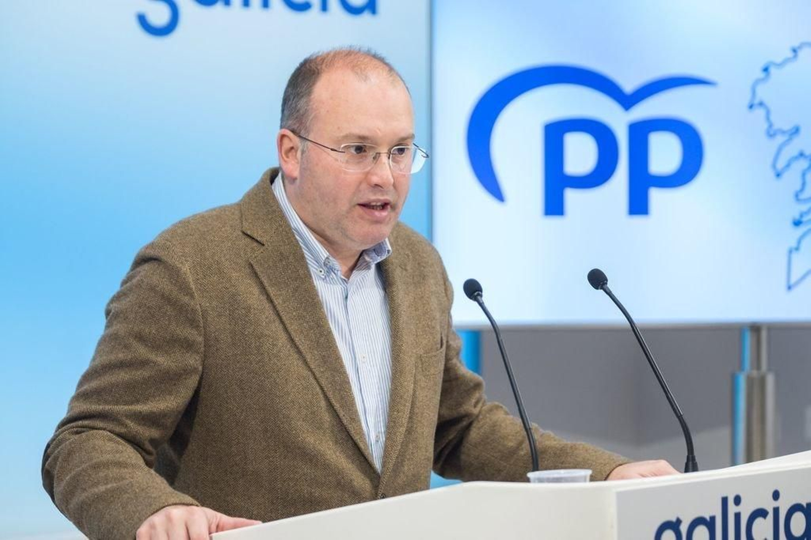 Tellado, durante la rueda de prensa que ofreció en la sede del PPdeG, en Santiago.