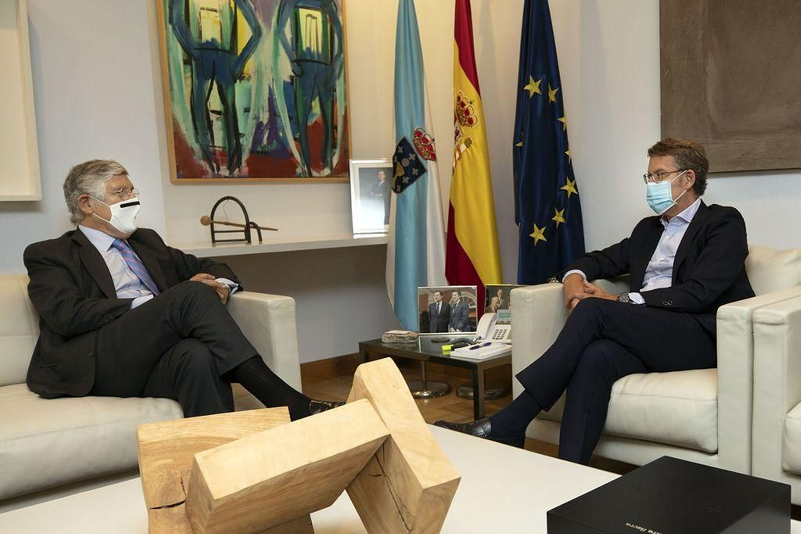 João Mira Gomes y Alberto Núñez Feijóo, durante su reunión en Santiago.