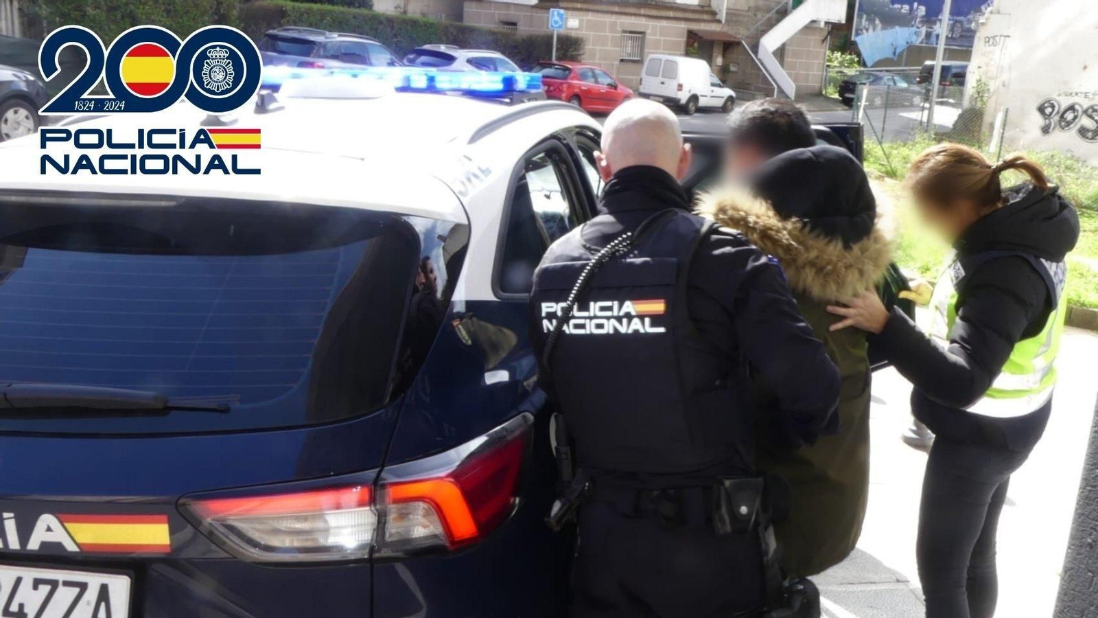 Momento de la detención de uno de los presuntos miembros de la organización.