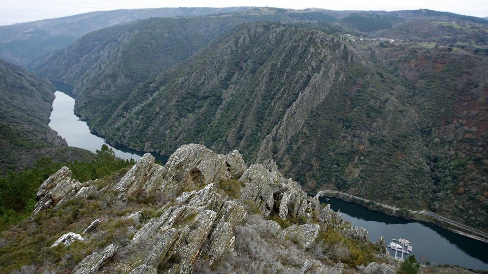 Si la red de miradores han supuesto un impulso importante para la recepción de visitantes, el desafío de sortear el Sil desde Matacás hasta O Duque, o a la inversa, lo será aún más.