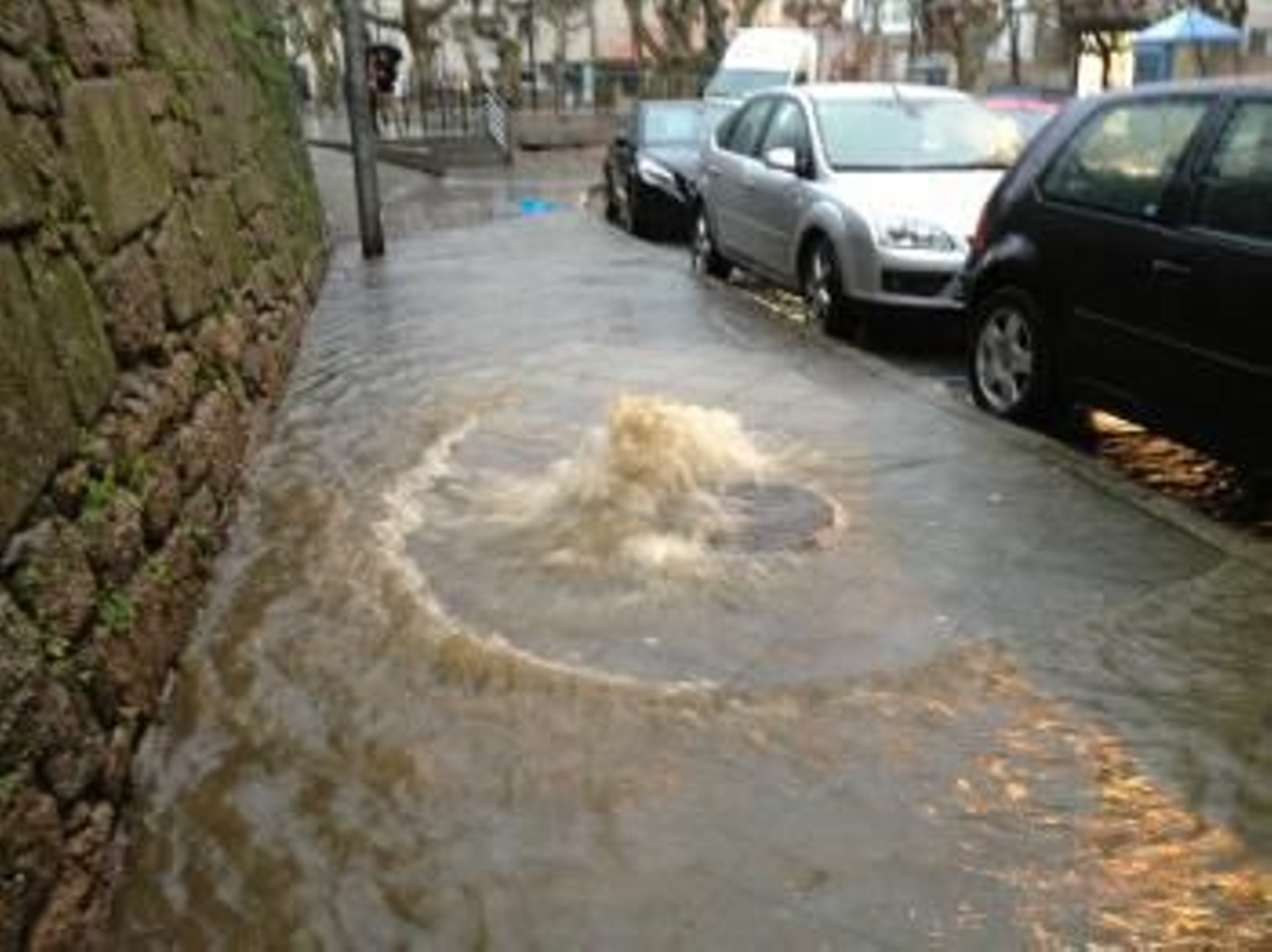 Imagen del temporal en la Avenida de Buenos Aires de la ciudad (Foto: Miguel Ángel)