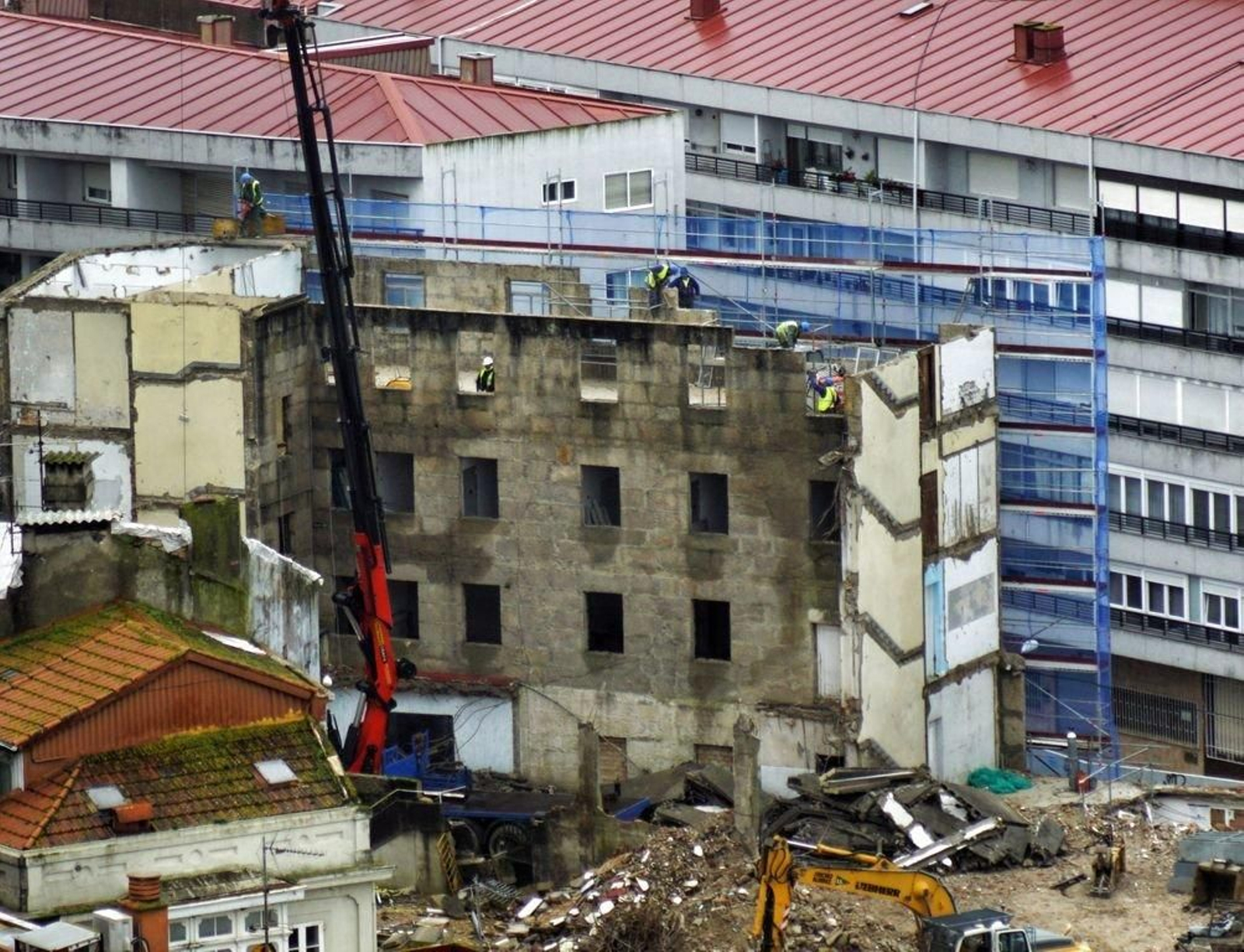 Otro derribo en Barrio do Cura