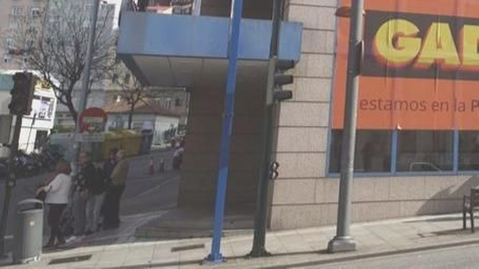 El Centro Comercial Camelias espera la llegada este año, antes del verano, de una tienda de la cadena Fnac, que por ahora sólo cuenta con un establecimiento en Galicia, en concreto en Coruña, y un total de 33 en toda España.